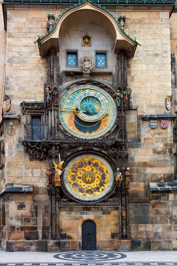 Orologio famoso di Praga - Orloj, la maggior parte del punto di riferimento turistico popolare