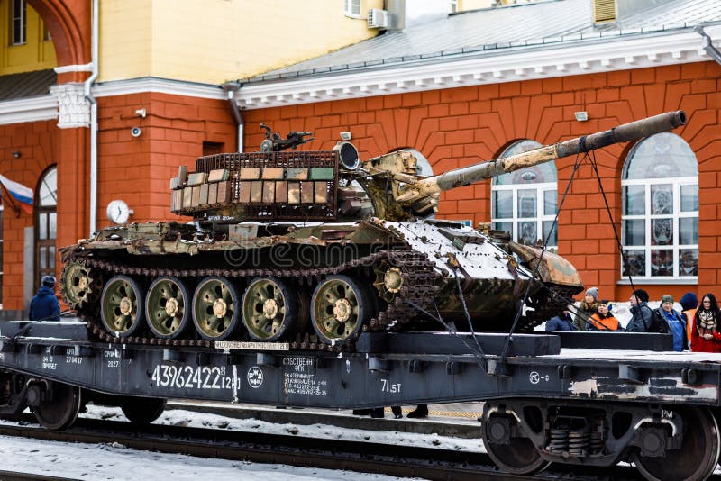 ORYOL, RUSIA - 25 DE FEBRERO DE 2019: El tanque del trofeo El tren de la acción militar-patriótica foto de archivo libre de regalías ORYOL, RUSIA - 25 DE FEBRERO DE 2019: El tanque del trofeo El tren de la acción militar-patriótica foto de archivo libre de regalías