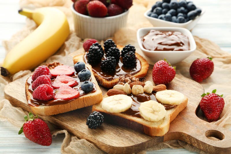 Os brindes panam com bagas imagem de stock royalty free