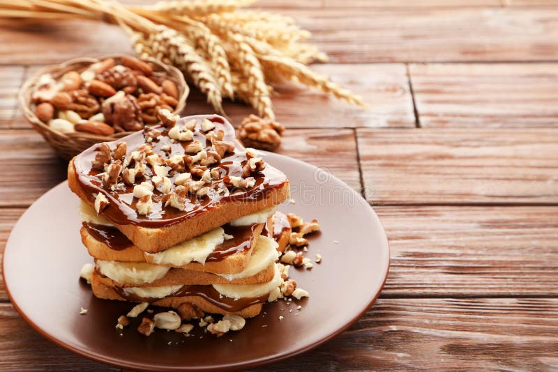 Os brindes panam com bananas fotografia de stock royalty free