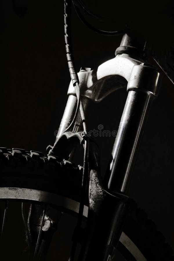 Amortecedores para bicicleta de montanha fotografia de stock royalty free
