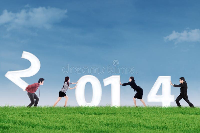 Os empresários arranjam o ano novo 2014 exterior