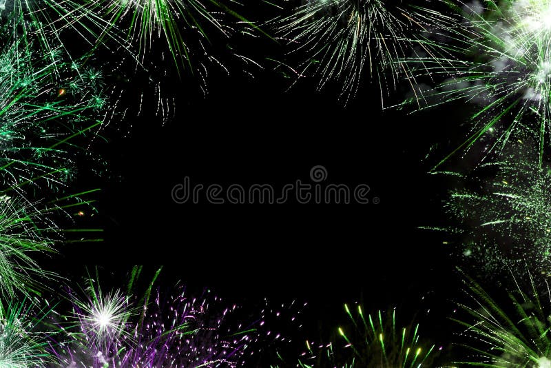 Os fogos-de-artifício limitam no fundo preto imagem de stock royalty free Os fogos-de-artifício limitam no fundo preto imagem de stock royalty free