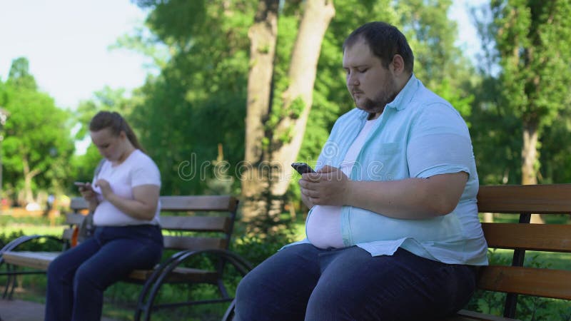 Os povos gordos fáceis comunicam-se na rede social mas no conhecimento receoso na realidade