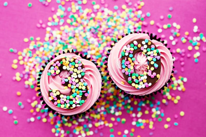 30os queques do aniversário foto de stock royalty free 30os queques do aniversário foto de stock royalty free