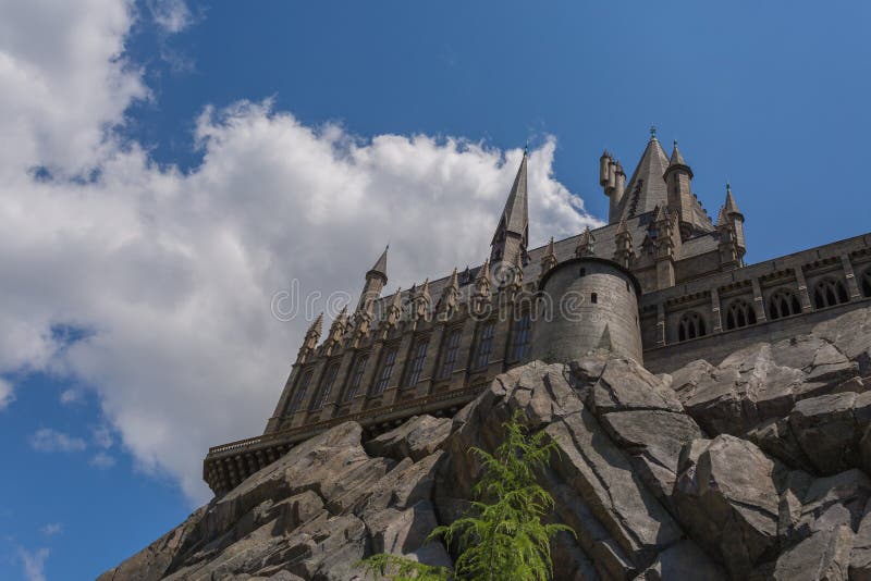 OSAKA, JAPAN - 2. Juni 2016 Foto von Hogwarts-Schloss in USJ lizenzfreies stockfoto OSAKA, JAPAN - 2. Juni 2016 Foto von Hogwarts-Schloss in USJ lizenzfreies stockfoto