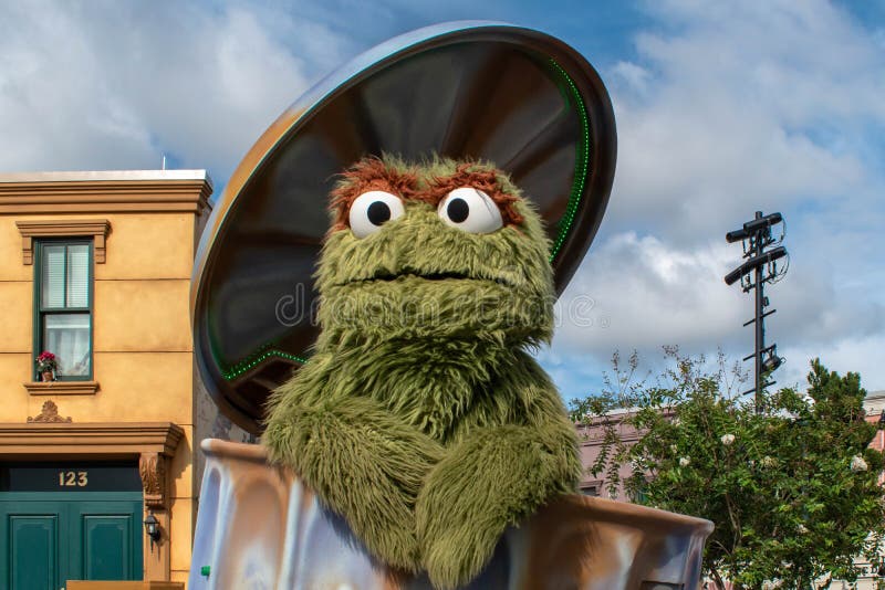 Oscar the Grouch in Sesame Street Party Parade at Seaworld 1.