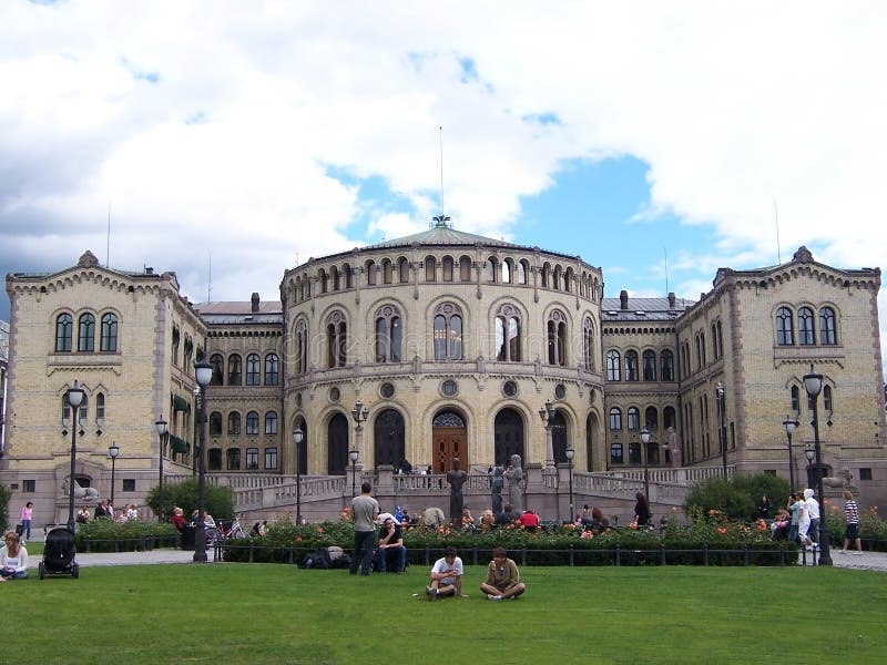 OSLO NORWEGIA, Lipiec, -, 2007: Norweski parlament buduje Stortinget w Oslo fotografia royalty free OSLO NORWEGIA, Lipiec, -, 2007: Norweski parlament buduje Stortinget w Oslo fotografia royalty free