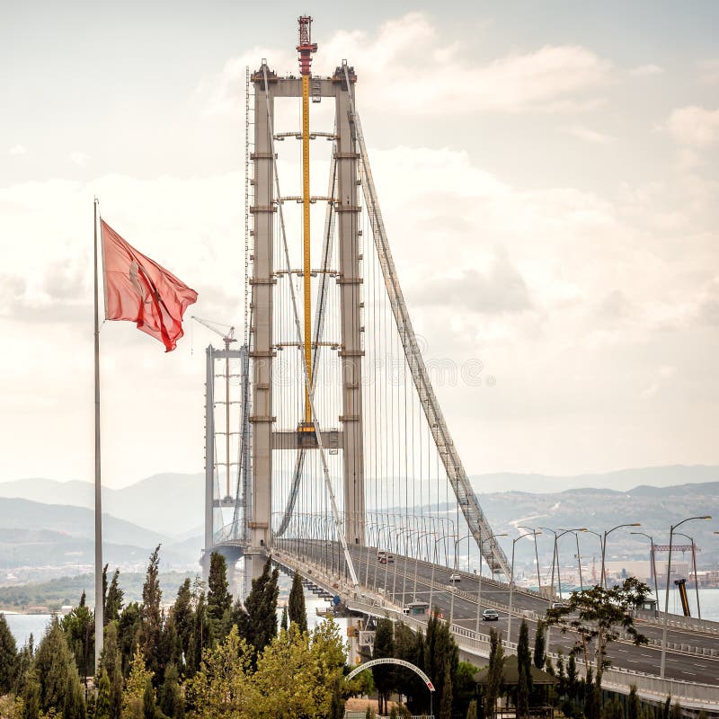 Osman Gazi Bridge in Kocaeli, Turkije stock foto Osman Gazi Bridge in Kocaeli, Turkije stock foto