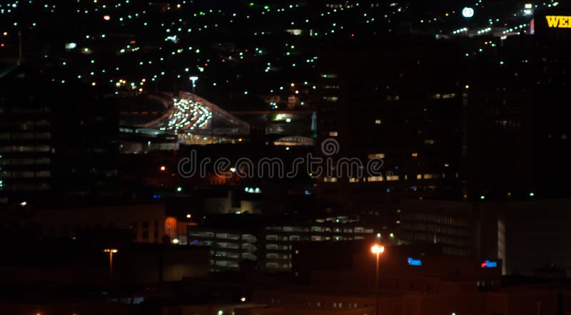 Oss/Mexico gräns, i stadens centrum El Paso, TX/Juarez Chihuahua med trafik på den internationella bron som skriver in USA arkivbild Oss/Mexico gräns, i stadens centrum El Paso, TX/Juarez Chihuahua med trafik på den internationella bron som skriver in USA arkivbild