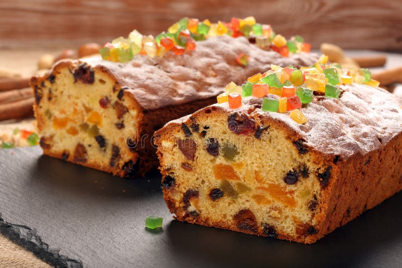 Ostern-Fruchtkuchen auf dem Steinhintergrund stockfotografie Ostern-Fruchtkuchen auf dem Steinhintergrund stockfotografie