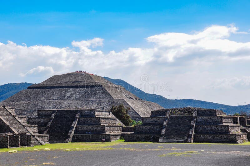 Ostrosłup księżyc, Teotihuacan, aztek ruiny, Meksyk obraz royalty free
