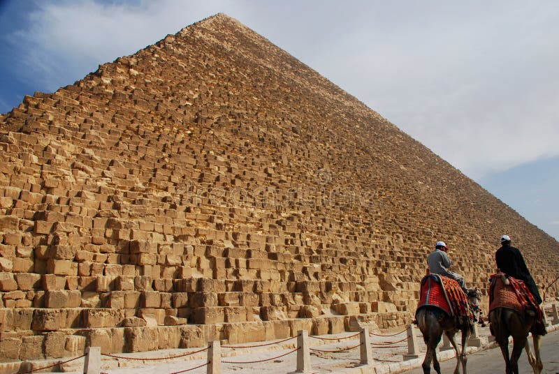 Ostrosłupy Khafre i Cheops (Chephren) Giza, Egipt zdjęcia stock Ostrosłupy Khafre i Cheops (Chephren) Giza, Egipt zdjęcia stock