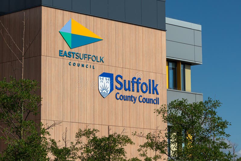 Ostsuffolk-Rats- und Suffolk County Ratszeichen und -logo in Lowestoft, Suffolk, England lizenzfreie stockfotografie Ostsuffolk-Rats- und Suffolk County Ratszeichen und -logo in Lowestoft, Suffolk, England lizenzfreie stockfotografie