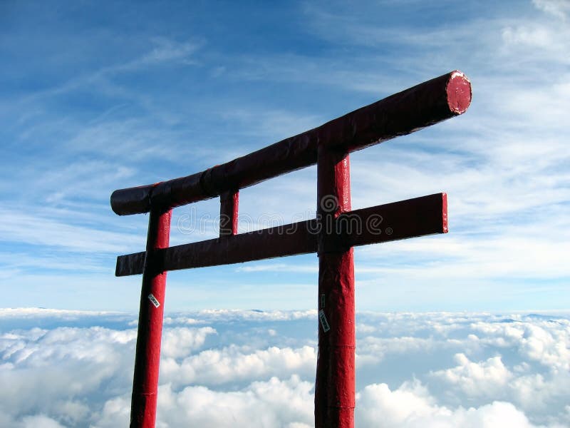 Otori sobre las nubes - Mt. Fuji, Japón imágenes de archivo libres de regalías Otori sobre las nubes - Mt. Fuji, Japón imágenes de archivo libres de regalías