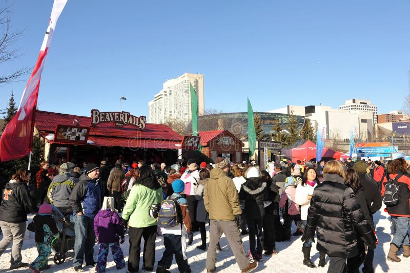 Ottawa Winterlude met lokale voedselkiosken royalty-vrije stock afbeeldingen Ottawa Winterlude met lokale voedselkiosken royalty-vrije stock afbeeldingen