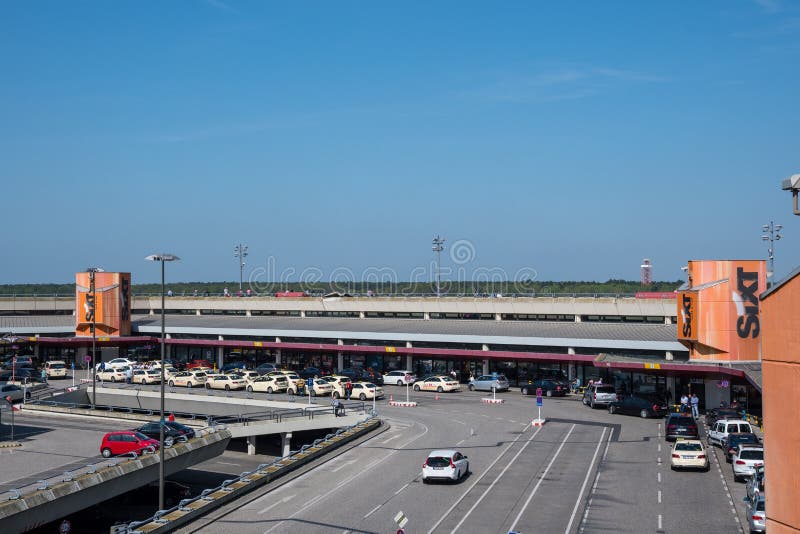 Otto Lilienthal Terminal bij Berlin Tegel-luchthaven royalty-vrije stock foto's Otto Lilienthal Terminal bij Berlin Tegel-luchthaven royalty-vrije stock foto's