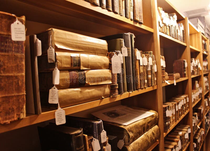 Oud Antiek Boeken en Bijbels Amish en Doopsgezinde royalty-vrije stock afbeelding Oud Antiek Boeken en Bijbels Amish en Doopsgezinde royalty-vrije stock afbeelding