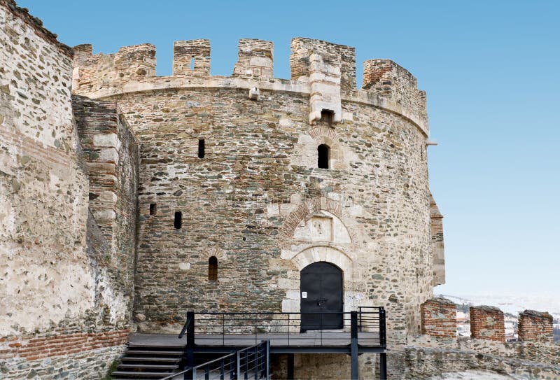Oud byzantijns vestingwerk bij Thessaloniki stad i stock fotografie Oud byzantijns vestingwerk bij Thessaloniki stad i stock fotografie