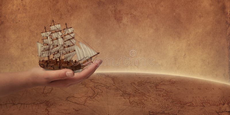 Oud het varen schip in hand concept Retro wereldkaart en bol op achtergrond royalty-vrije stock afbeelding Oud het varen schip in hand concept Retro wereldkaart en bol op achtergrond royalty-vrije stock afbeelding