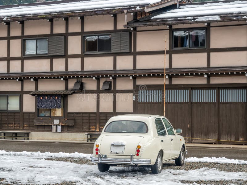 Oud klassiek parkeerterrein in Shirakawa, Japan royalty-vrije stock foto Oud klassiek parkeerterrein in Shirakawa, Japan royalty-vrije stock foto