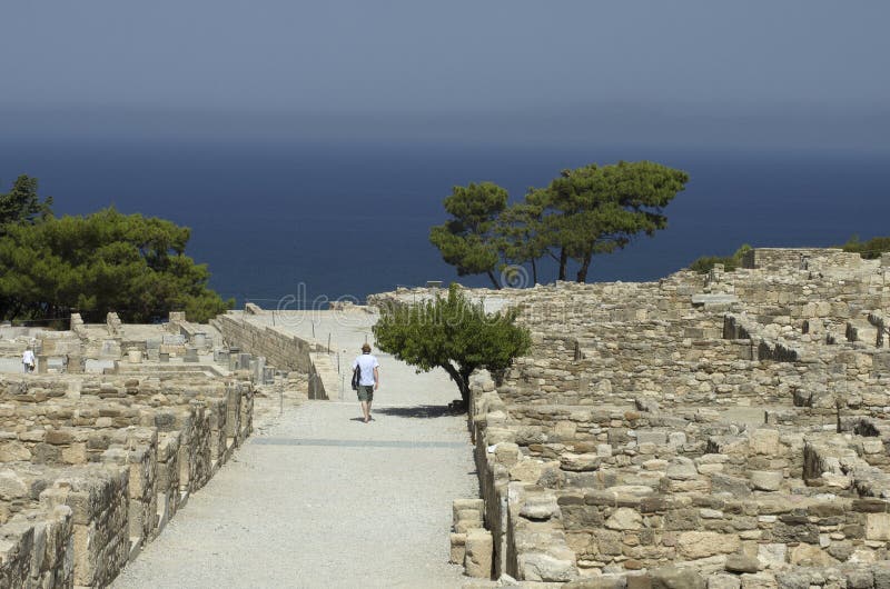 Oude Griekse stad van Kamiros op de Egeïsche kust royalty-vrije stock afbeelding Oude Griekse stad van Kamiros op de Egeïsche kust royalty-vrije stock afbeelding