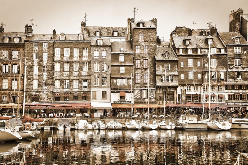 Oude haven van Honfleur, Normandië, Frankrijk stock fotografie Oude haven van Honfleur, Normandië, Frankrijk stock fotografie