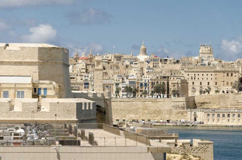 Oude stad en haven van Valletta, Malta royalty-vrije stock foto Oude stad en haven van Valletta, Malta royalty-vrije stock foto