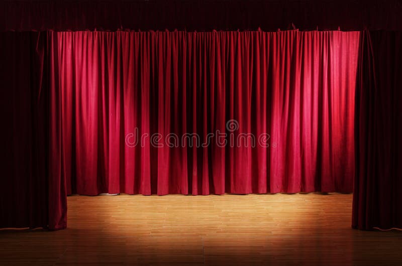 Oude theaterscène met twee schijnwerpers die het midden aansteken stock foto's Oude theaterscène met twee schijnwerpers die het midden aansteken stock foto's