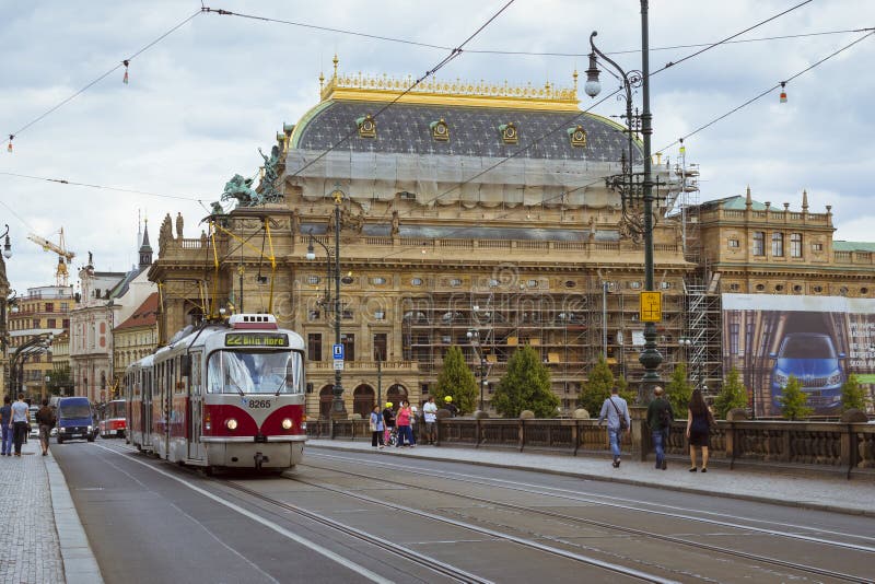 Download Oude Tram Skoda Op De Brug Van De Legioenen (het Meeste ...