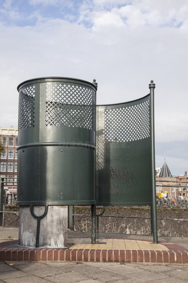 Ouderwets Openbaar Toilet in Amsterdam Stock Foto Image of centraal