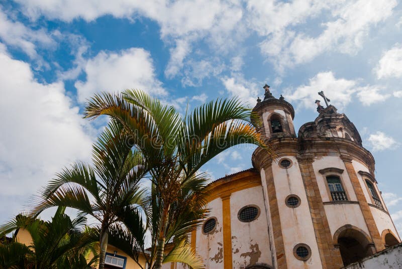 Ouro Preto, мины Gerais, Бразилия: Известная церковь Св.а Франциск Св. Франциск Assisi, католической церкви рококо в Ouro Preto, стоковая фотография Ouro Preto, мины Gerais, Бразилия: Известная церковь Св.а Франциск Св. Франциск Assisi, католической церкви рококо в Ouro Preto, стоковая фотография