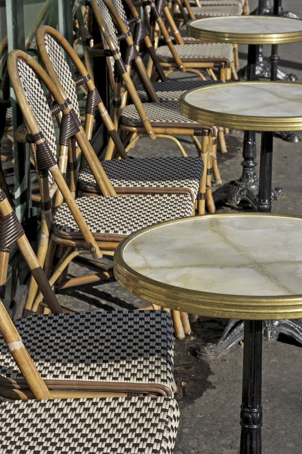 Outdoor cafe Paris