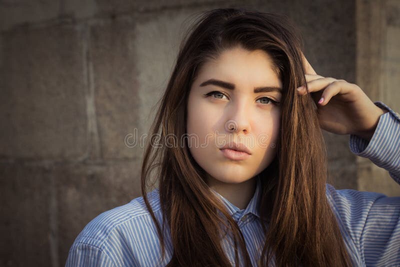 Outdoor Close Up Portrait of a Pretty Teenage Girl Stock Photo - Image ...