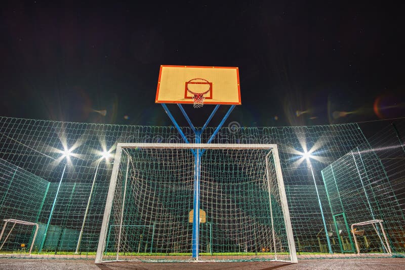 Mini Football Court. Big Ball Gate. Площадка мяч ворота есть свою здесь