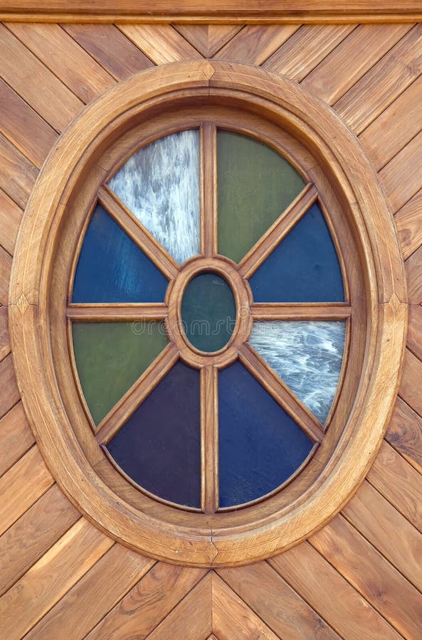 Ovales Fenster stockbild. Bild von haupt, elliptisch