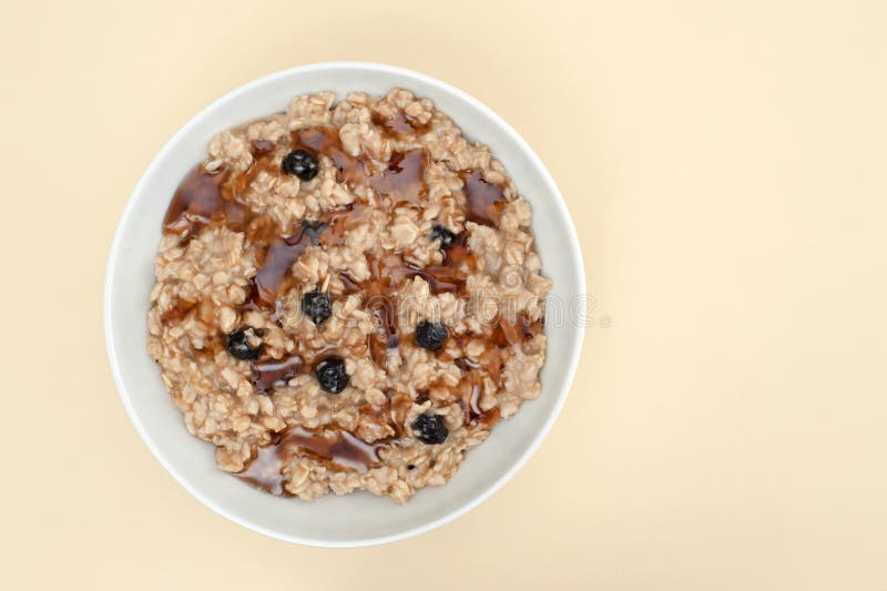 Oatmeal with Raisins and Maple Syrup