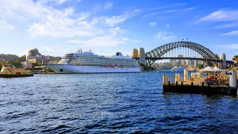 overseas passenger cruise terminal to (circular quay)