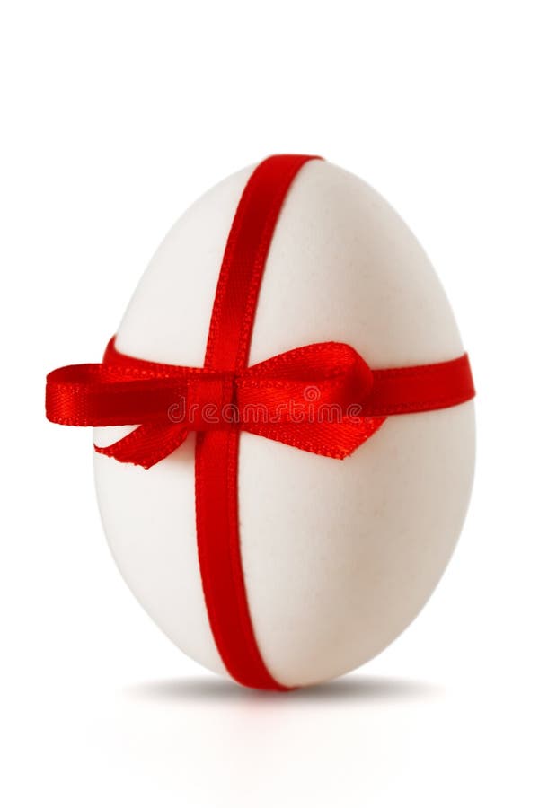 Ovo de Easter com um vermelho da curva fotos de stock Ovo de Easter com um vermelho da curva fotos de stock
