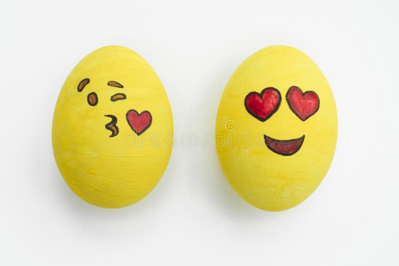 Jogo De Ovos De Easter Bonitos Ajuste Do Ovo De Emoji Ovos Do Sorriso Plano  Isolado Ilustração Stock - Ilustração de fofofo, sentimento: 143149410