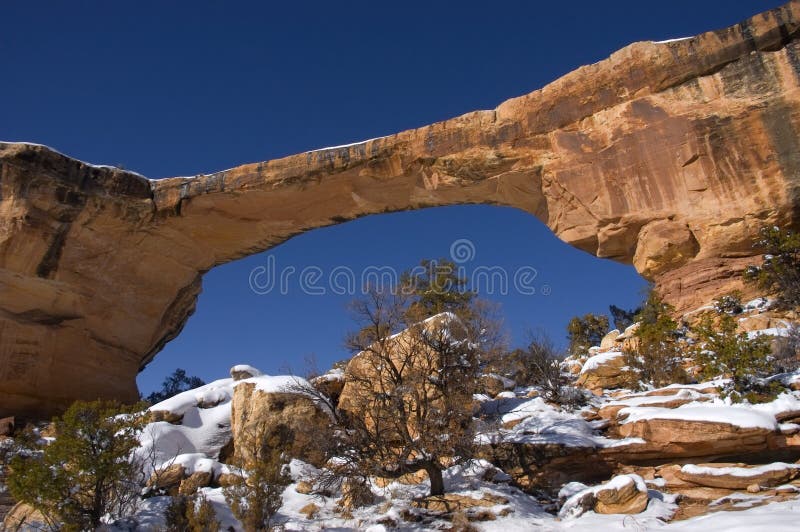 Owachomo au monument national de passerelles normales photographie stock libre de droits Owachomo au monument national de passerelles normales photographie stock libre de droits