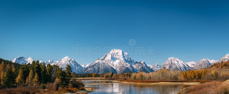 Oxbow Bend viewpoint on mt. Moran, Snake River and its wildlife during autumn, Grand Teton National park, Wyoming