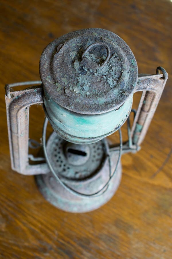 Oxidação da lâmpada de gás, muito velho e usado imagens de stock Oxidação da lâmpada de gás, muito velho e usado imagens de stock
