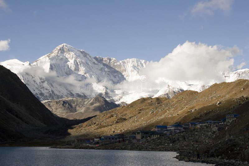 Oyu του Νεπάλ gokyo cho στοκ φωτογραφία