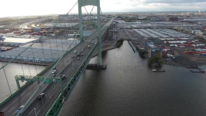 PA aéreo de Walt Whitman Bridge NJ da metragem