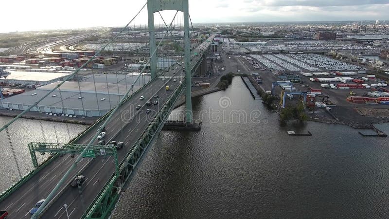 PA aérienne de Walt Whitman Bridge NJ de longueur banque de vidéos