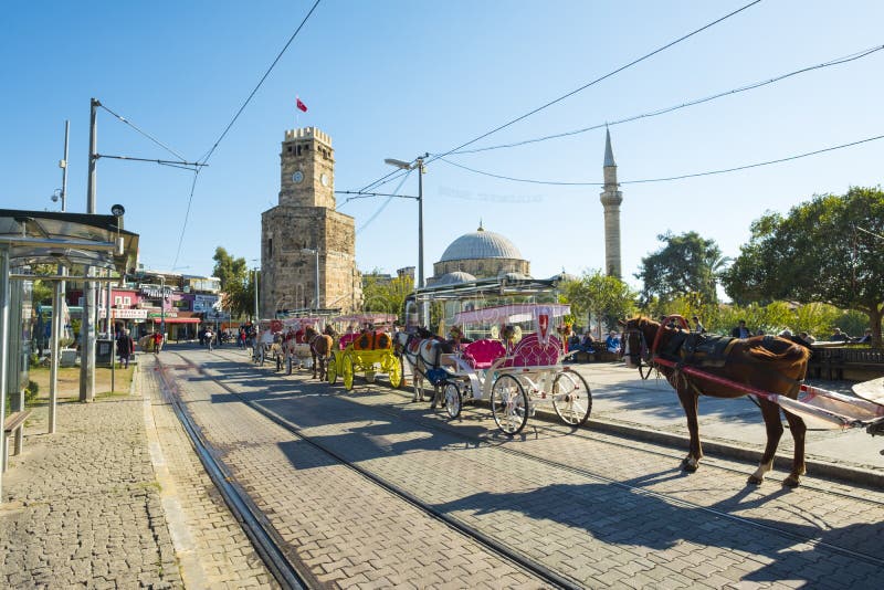 Paardvervoer Tekeli Mehmet Pasa Mosque Antalya H Redactionele Stock