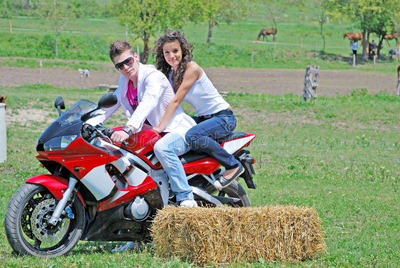 Willkommen, liebe Motorrad-Enthusiasten!