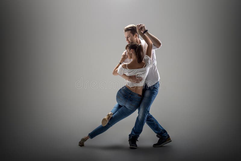 Paare, die Sozial-danse tanzen