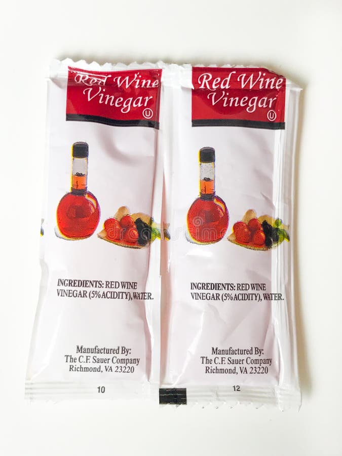 Pacchetti dell'all'aceto del vino rosso fotografia stock libera da diritti Pacchetti dell'all'aceto del vino rosso fotografia stock libera da diritti